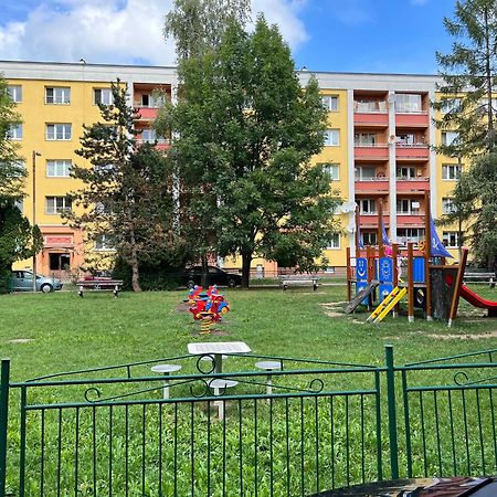 Simcity I Free Parking 24H Self Check-In Banska Bystrica Bagian luar foto